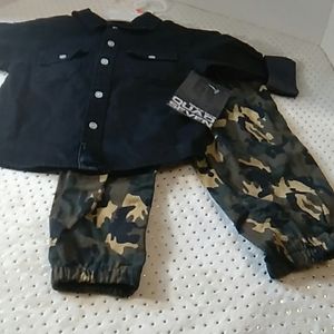 Set of pants and long sleev shirt